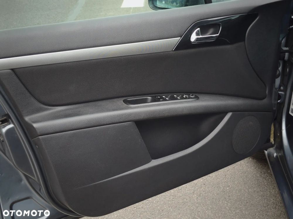 Peugeot 407 - 19