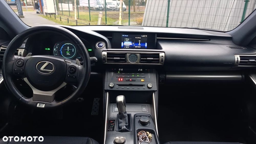 Lexus IS 300h F Sport - 7