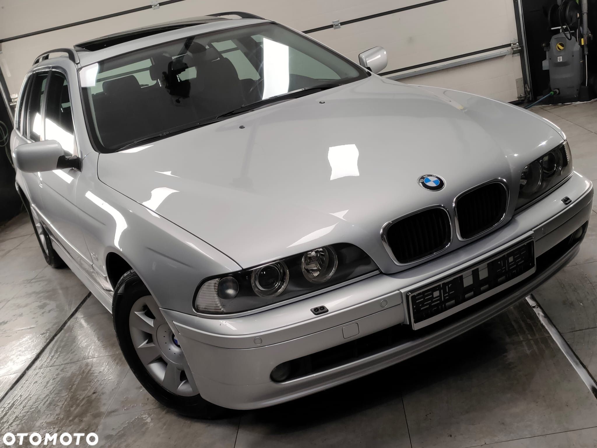 BMW Seria 5 525i - 1