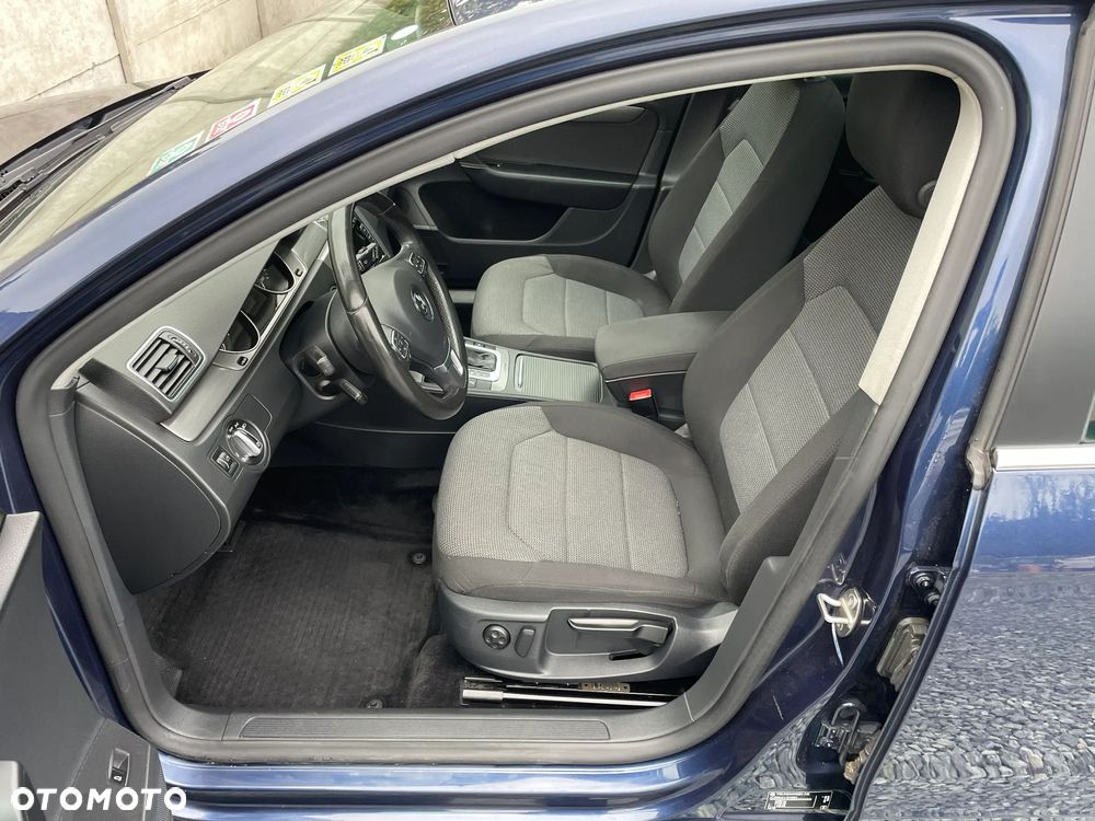 Volkswagen Passat - 15
