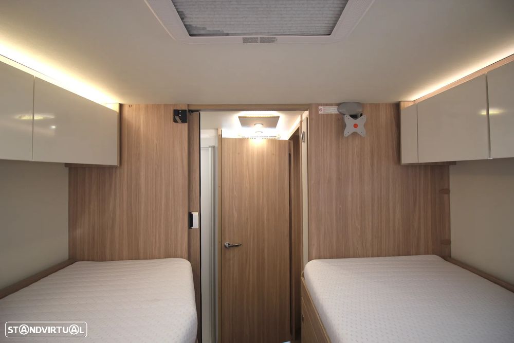 Burstner Ixeo I 728 G *CAMAS GÉMEAS + BASCULANTE* - 12