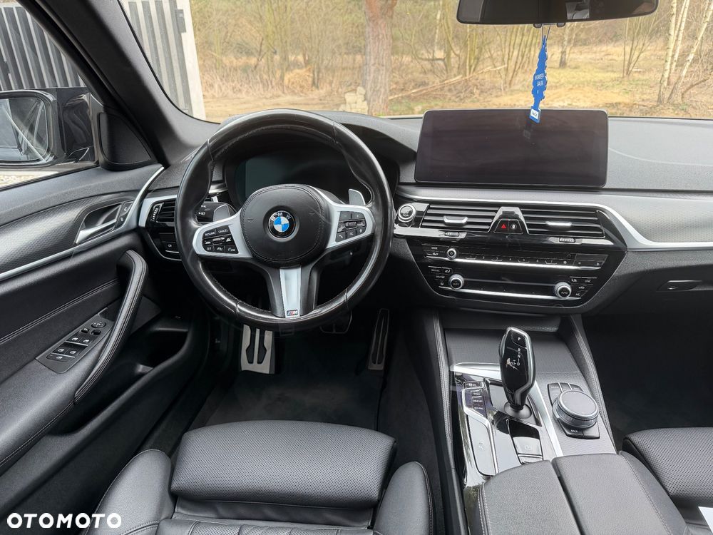 BMW Seria 5 520d M Sport Edition - 14