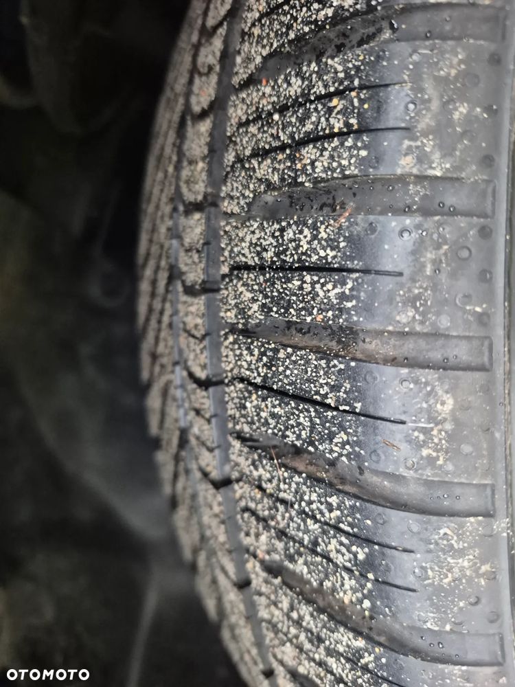 Ford Kuga 2.0 TDCi 2x4 Titanium - 30