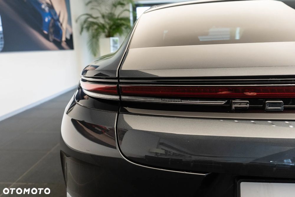 Porsche Panamera 4 E-Hybrid PHEV - 33