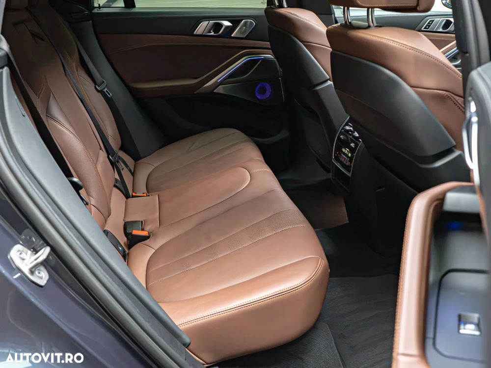 BMW X6 M M50i - 35