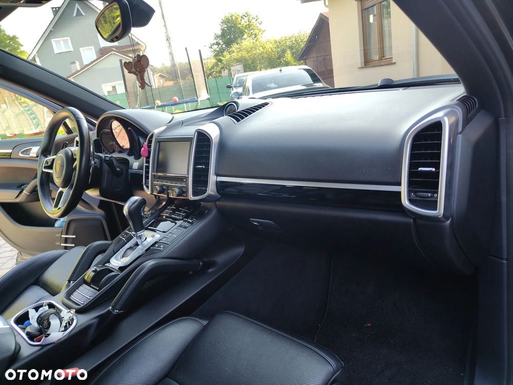 Porsche Cayenne Platinum Edition - 28
