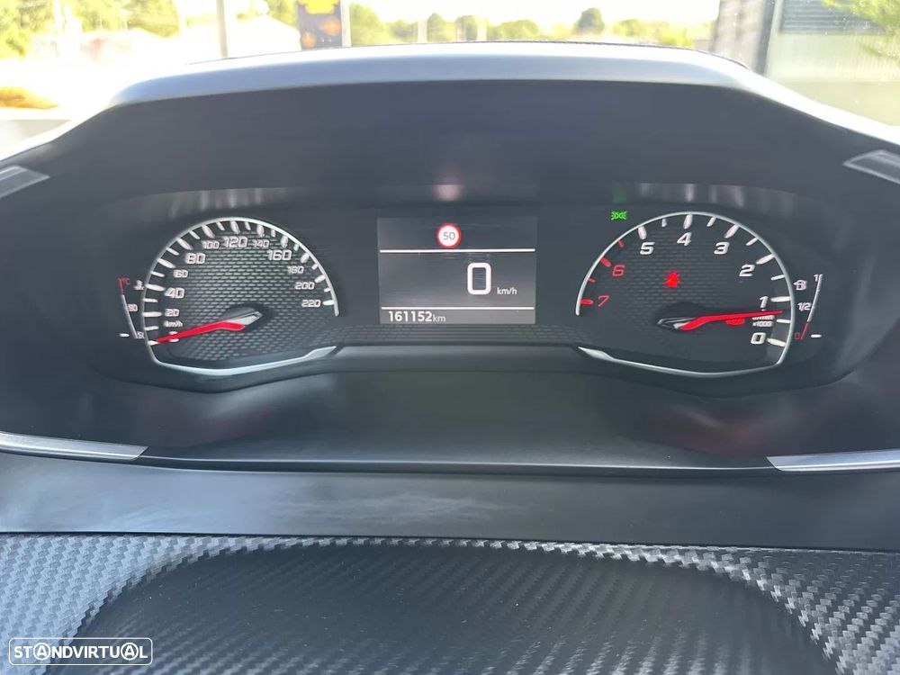 Peugeot 2008 PureTech 100 Stop&Start Allure — fotografia 43