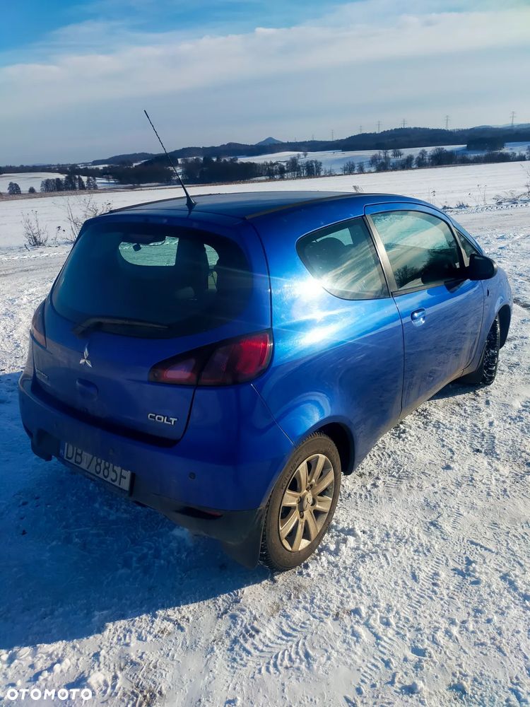 Mitsubishi Colt - 4