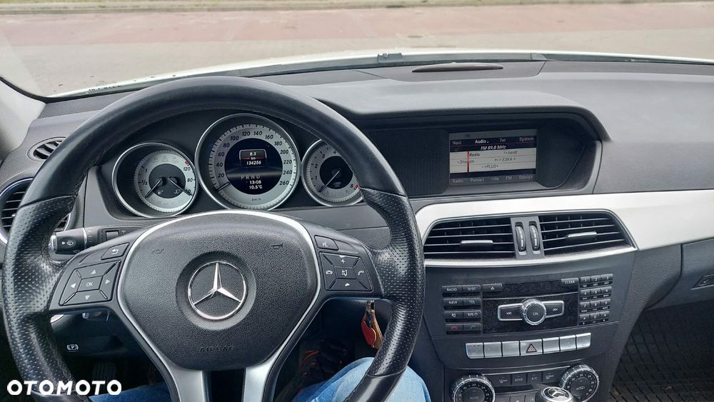 Mercedes-Benz Klasa C 180 7G-TRONIC Edition - 19
