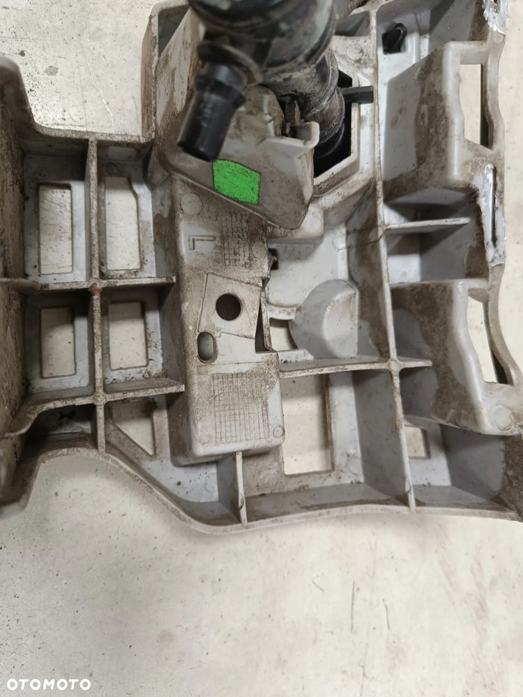 Spryskiwacz Lampy Lewej Skoda Octavia 3 III Uchwyt Lewy 5E0955965 Dysza Reflektora Lewa - 8