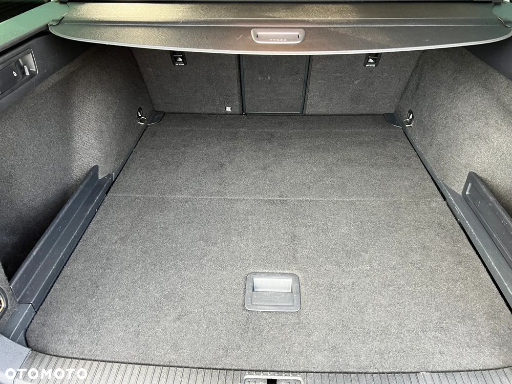 Volkswagen Passat - 28