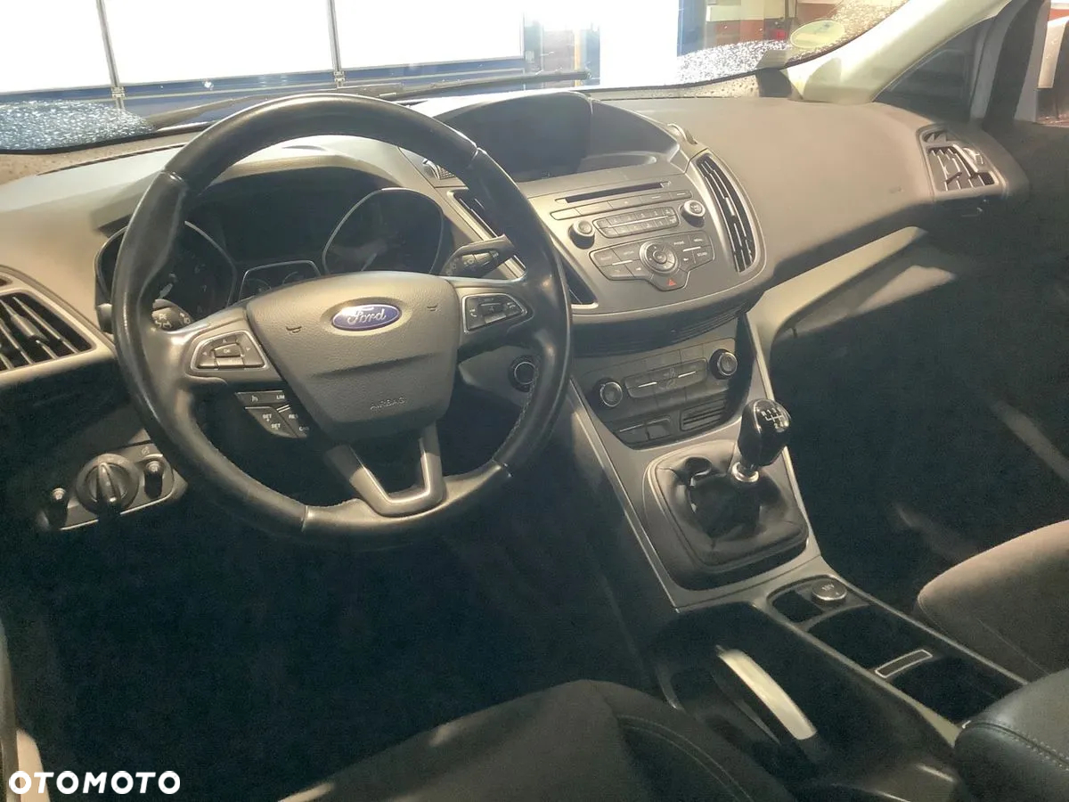 Ford Kuga 1.5 EcoBoost 2x4 Business Edition - 6