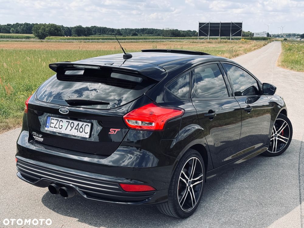 Ford Focus 2.0 EcoBoost ST mit Leder-Sport-Paket - 4