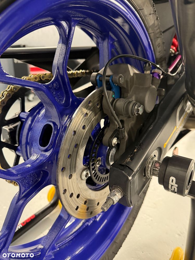 Yamaha R3 - 13