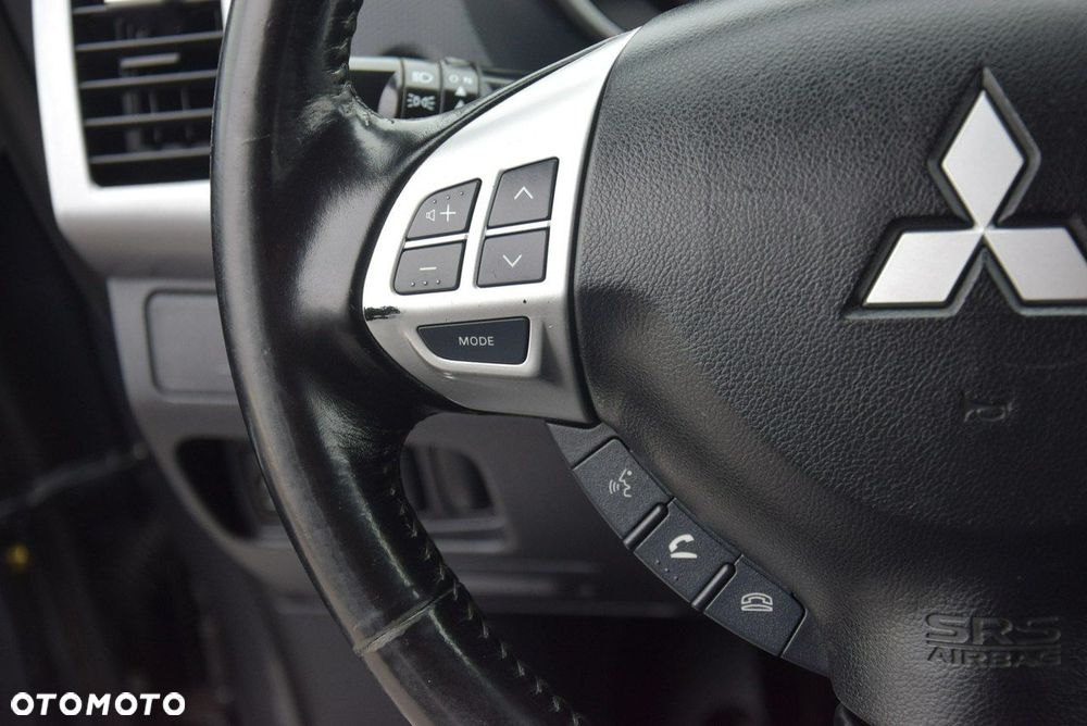 Mitsubishi Outlander 2.0 DI-D 4WD Inform - 29