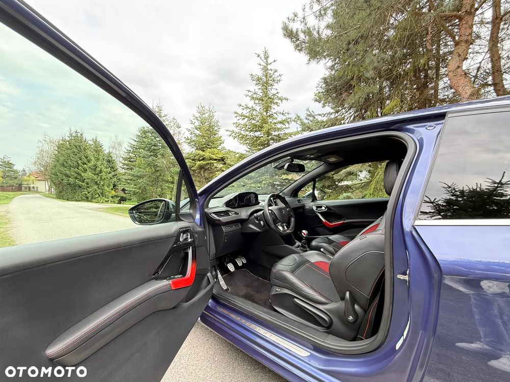 Peugeot 208 GTI 200 THP - 12