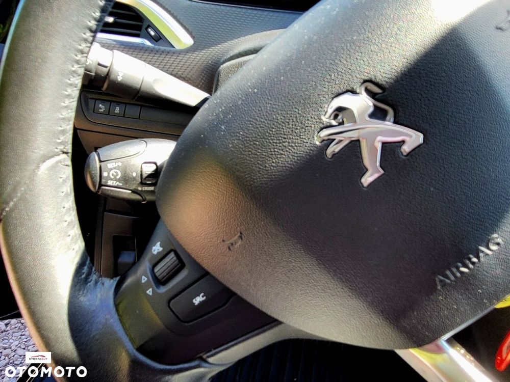 Peugeot 2008 - 12