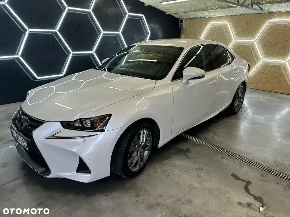 Lexus IS 200t / 300 Elegance - 1