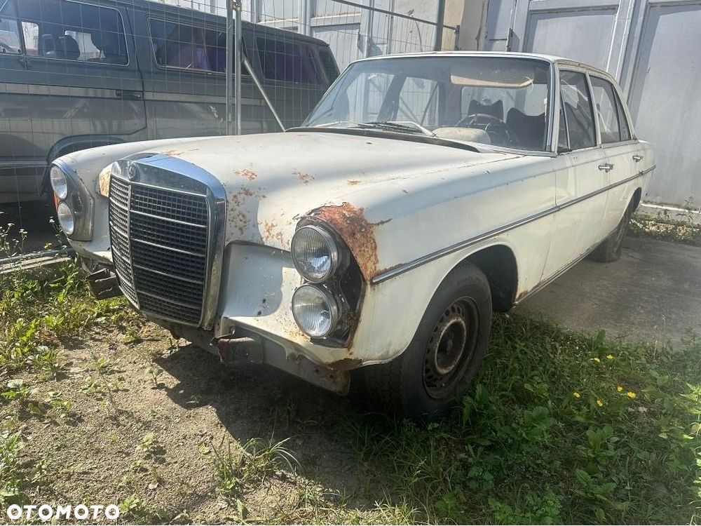Mercedes-Benz 280 - 4