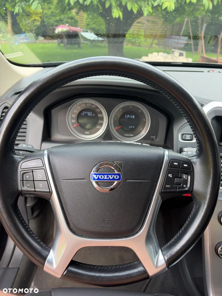 Volvo XC 60 D5 AWD Momentum - 14