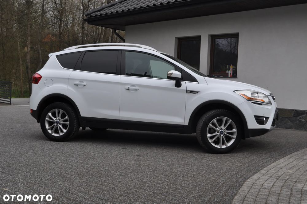 Ford Kuga 2.0 TDCi 2x4 Titanium - 4