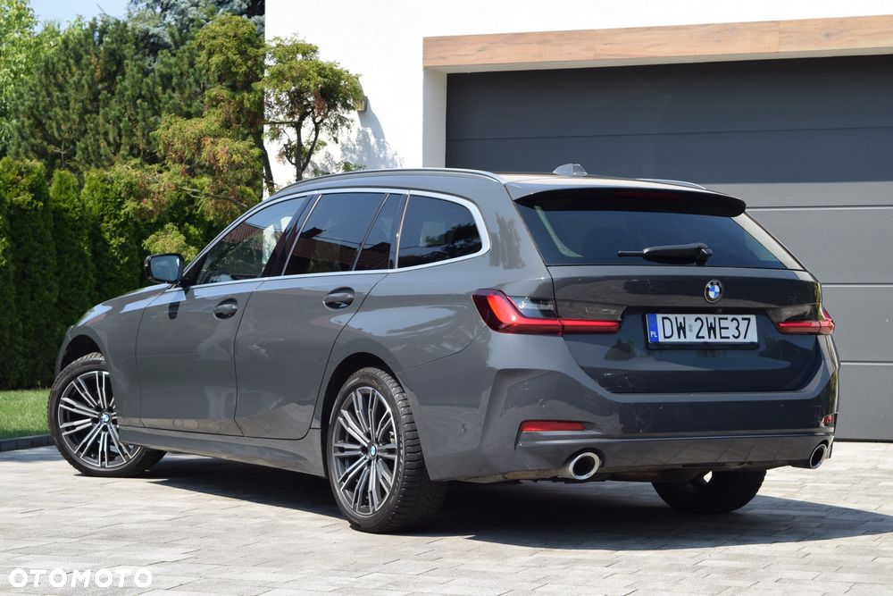 BMW Seria 3 320d xDrive Luxury Line sport - 39