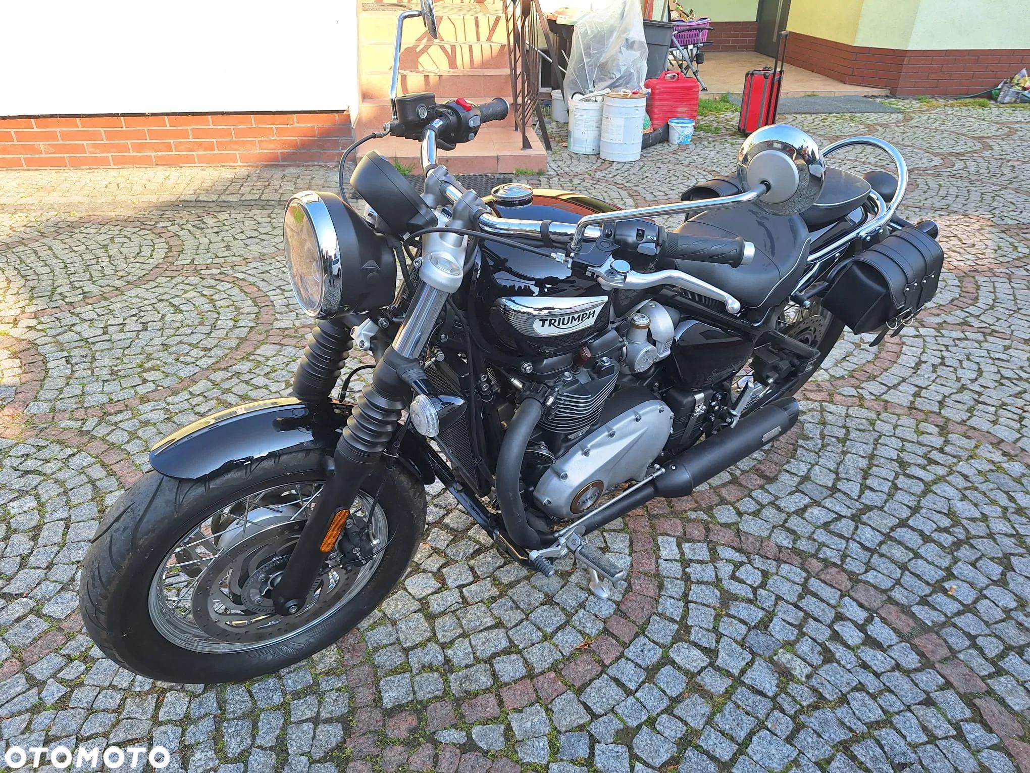 Triumph Bonneville - 1