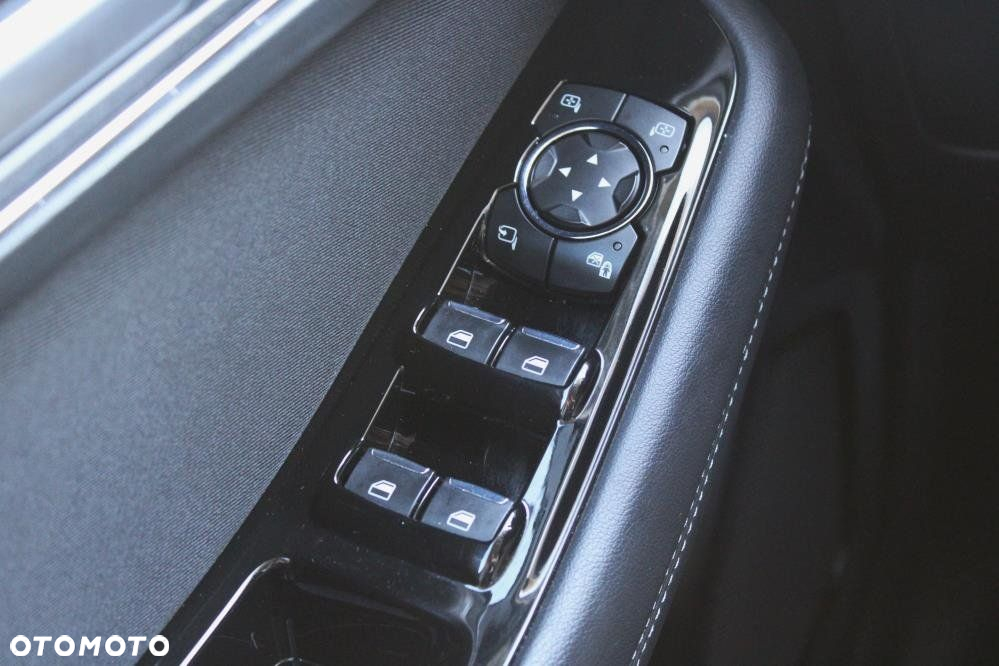 Ford S-Max - 36
