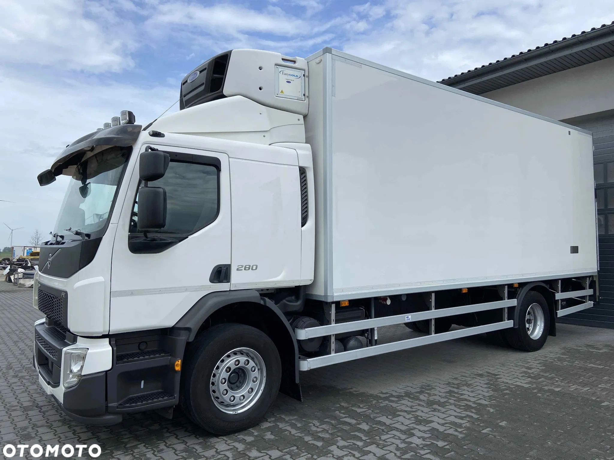 Volvo FE 280 CHŁODNIA SYPIALKA CARRIER DŁUGOŚĆ 6.55 - 1
