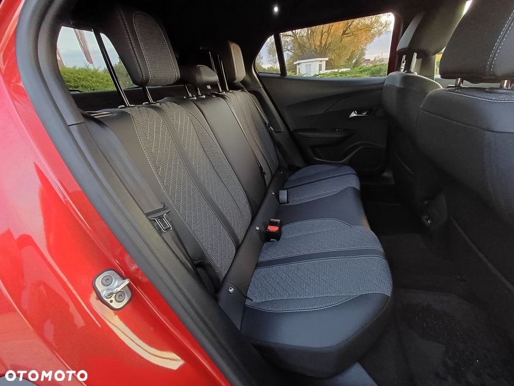 Peugeot 2008 1.2 PureTech Allure S&S EAT8 - 36