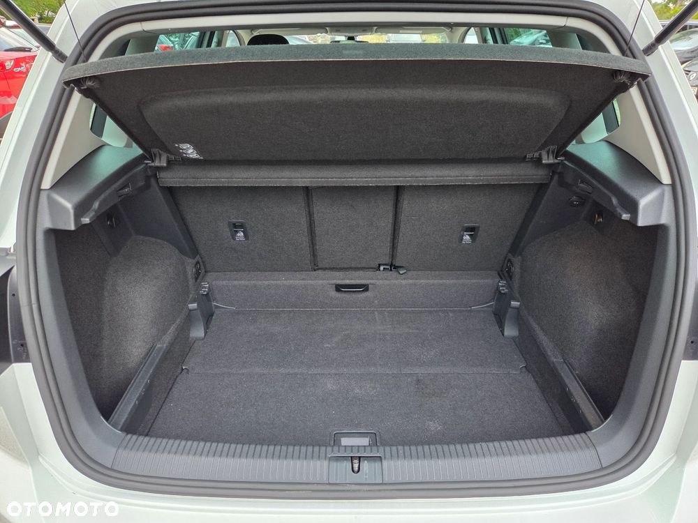 Volkswagen Golf 2.0 TDI Sound - 27