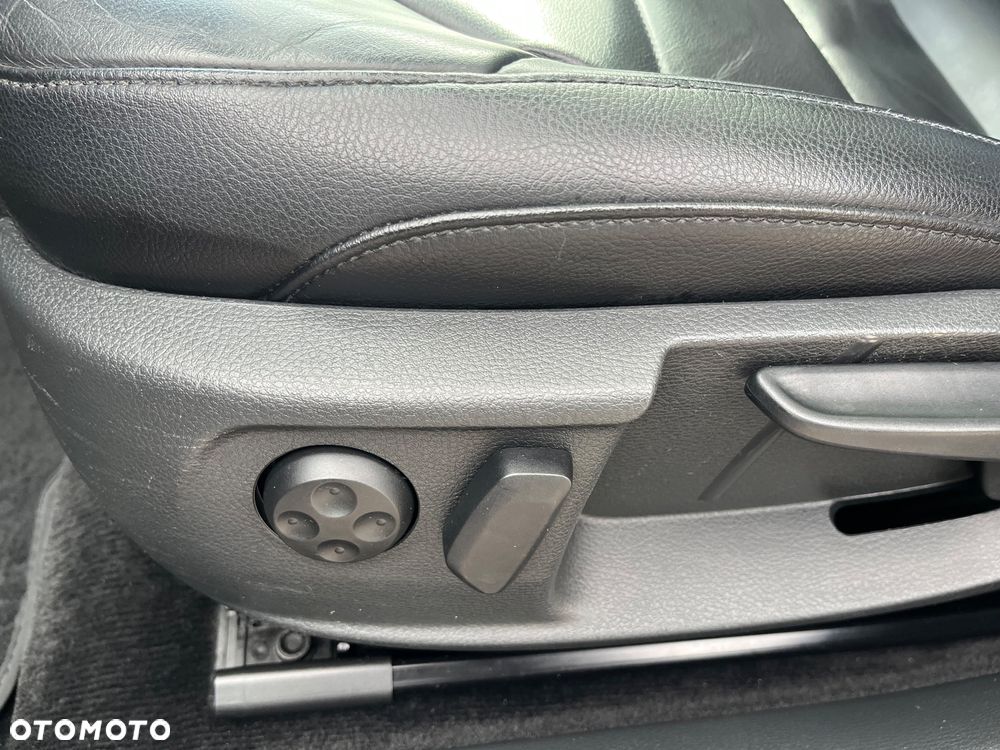 Volkswagen Passat 1.6 TDI Perfectline - 21