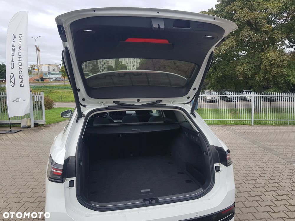 Volkswagen Passat - 25