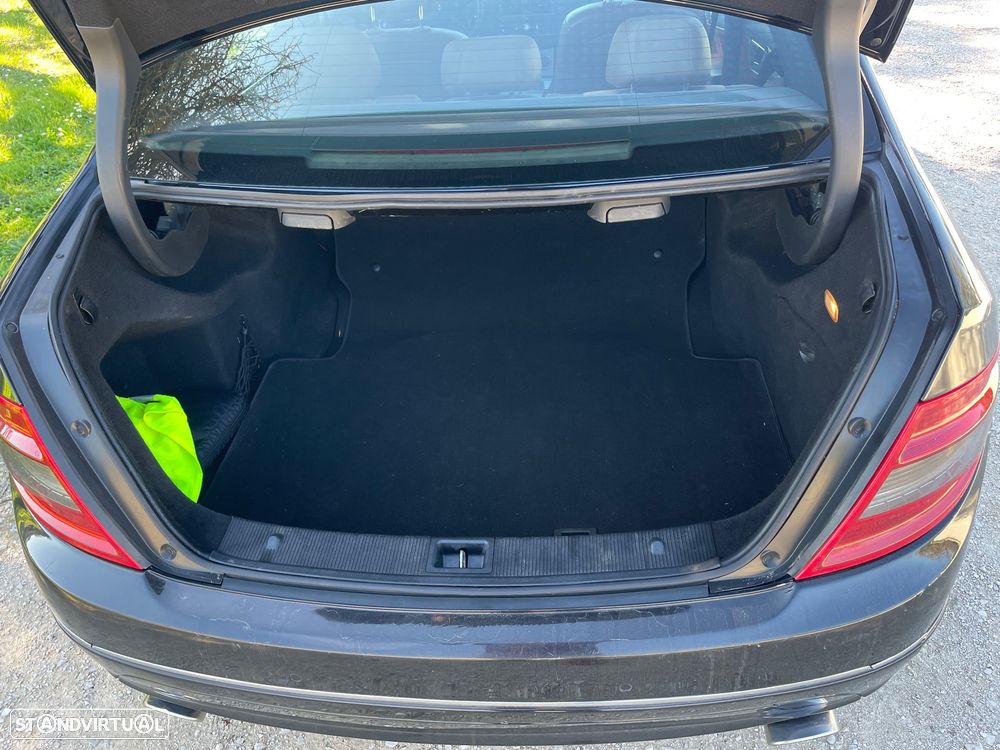 Mercedes-Benz C 320 CDi Avantgarde Auto. - 17