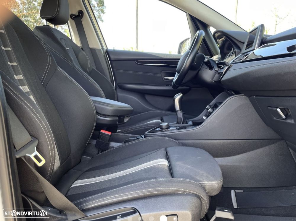 BMW 216 Active Tourer d Line Sport - 37
