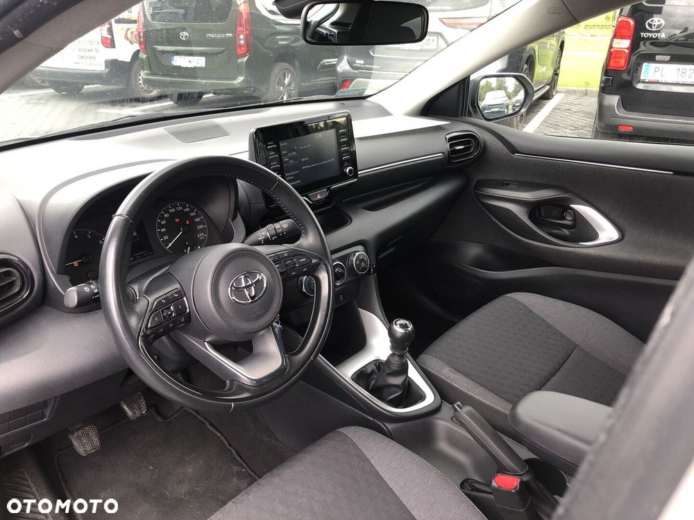 Toyota Yaris - 10