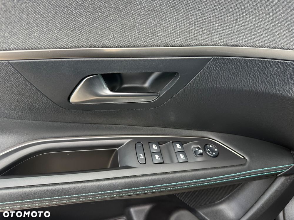 Peugeot 3008 1.2 PureTech Allure S&S - 40