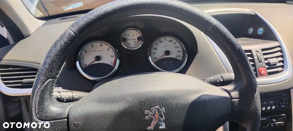 Peugeot 207 - 11