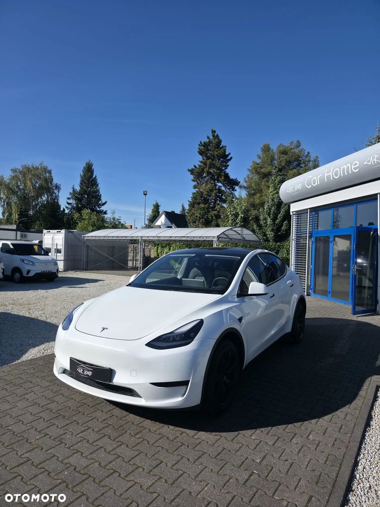 Tesla Model Y - 4