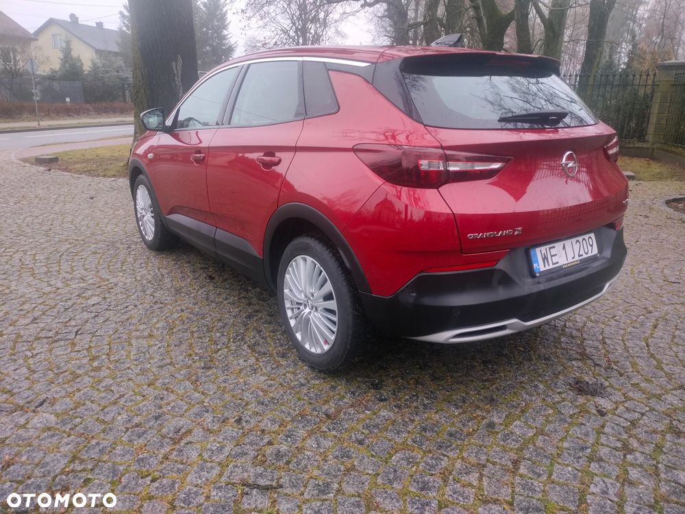 Opel Grandland X 1.2 T GPF Design&Tech S&S - 17