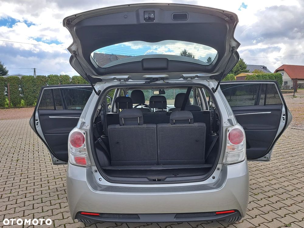 Toyota Verso 1.8 Premium EU5 7os - 22
