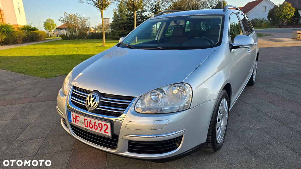 Volkswagen Golf - 1