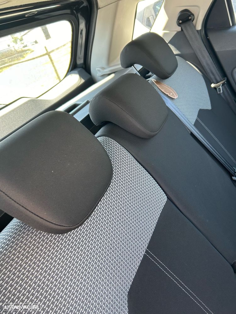 Ford EcoSport 1.5 TDCi Titanium - 16