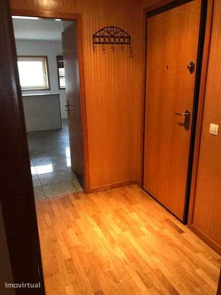 Arrenda-se T2 com garagem fechada - Ermesinde - Grande imagem: 4/12