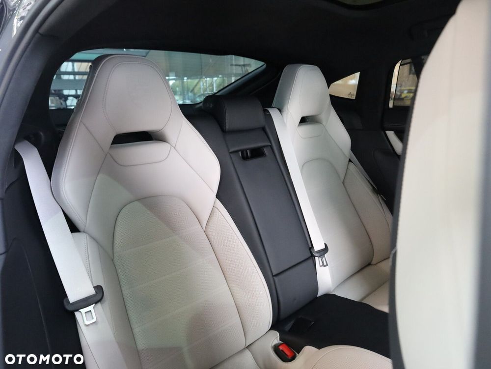 Porsche Panamera - 22