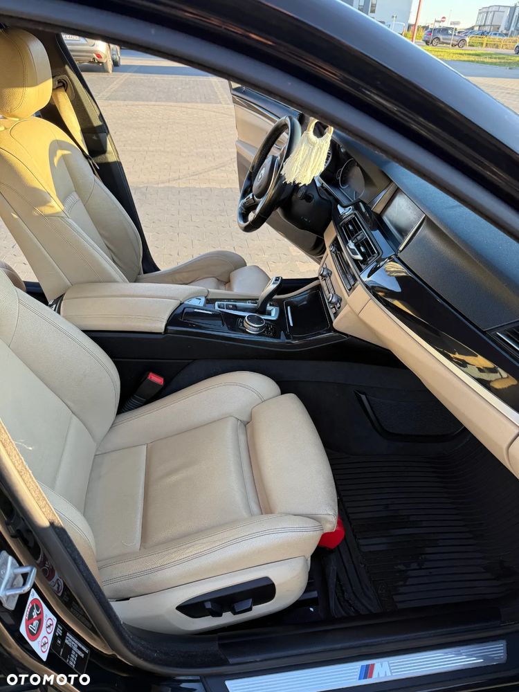BMW Seria 5 520d xDrive - 14