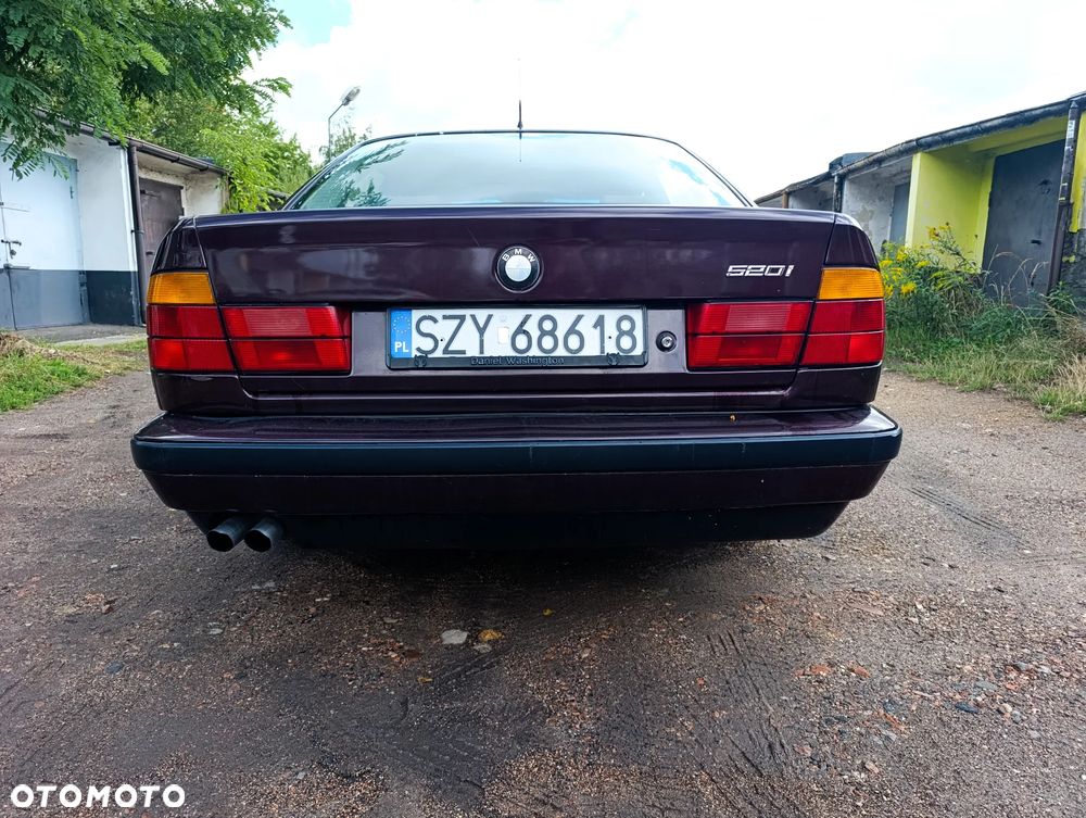 BMW Seria 5 520i - 11