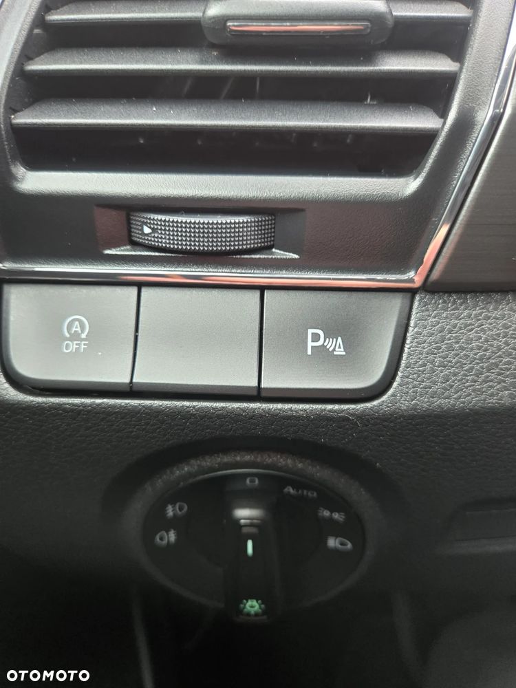 Skoda Fabia 1.0 MPI Soleil - 8