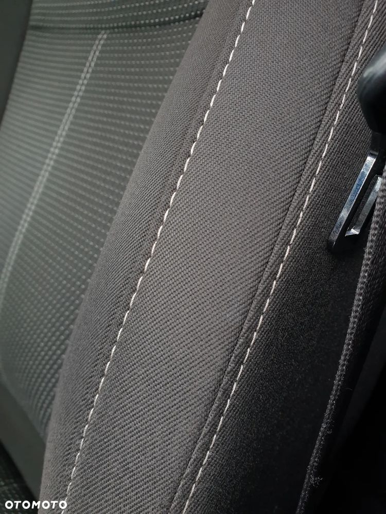 Opel Astra 1.4 Turbo Cosmo - 24