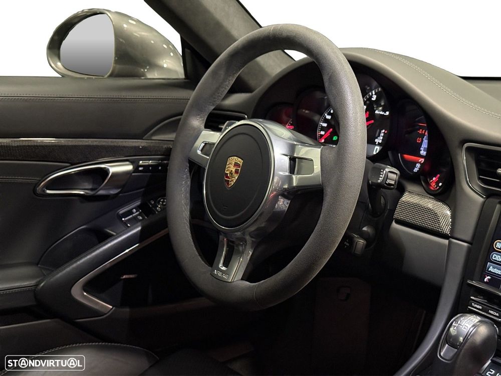 Porsche 911 (991) Turbo S PDK - 10